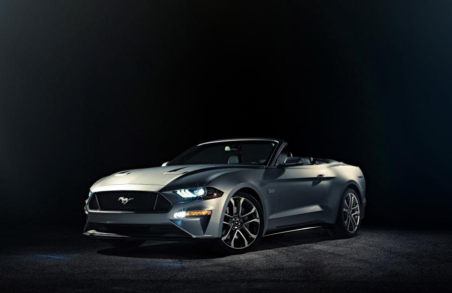  Ford Mustang GT Convertible 2017 года  (NA) (фото 1 из 7)